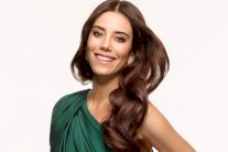 جانسو ديري تتسوق لمسلسلها الجديد مع مراد يلدريم 