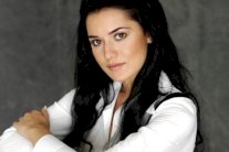 فهرية أفجين تعاني أزمة عداء في كواليس 