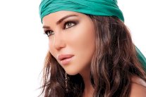 مي حريري تقذف الكاميرا بفنجان القهوة 