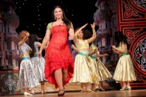 الرقابة تتهم مسرحية 