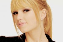 تايلور سويفت: أنا متزنة وقرار الفساد والضياع بيدنا