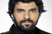 أنجين أكيورك: يجب أن نتناول تاريخ اسطنبول الحديث بأعمالٍ فنية