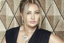 صور ليلى علوي الجديدة تثير الجدل على 