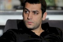 مراد يلدريم يعلق على انتشار صورته في الحج 