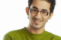 شائعات حول إصابة أحمد حلمي ومنى زكي بمرضٍ نادر