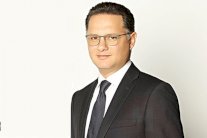  شريف عامر يطل عبر 