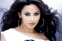 ميس حمدان ترّوج لمسلسها 