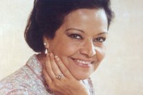 مديحة يسري تتلقى العلاج في منزلها