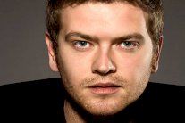 أنجين أوزتورك: أحب السفر وأكره الظلم ولا أفهم النساء