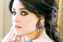 حبيب أوزغو نامال يهديها دراجة نارية