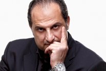 خالد الصاوي لأول مرة على كرسي المذيع 