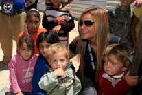  كارول سماحة تزور مخيم الزعتري