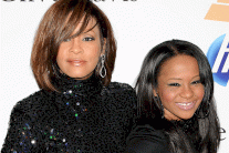 ابنة ويتني هيوستن تحتفي بميلادها الـ51 بعد عامين على رحيلها