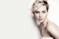 جنيفر لورانس و كريس مارتن يتواعدان