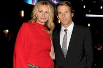 منظمة مناصرة لحقوق المثليين تُكرم جوليا روبرتس وزوجها