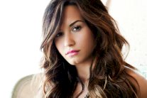 ديمي لوفاتو تنضم الى حملة للتوعية بمرض 