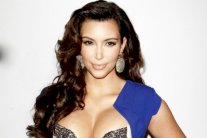 كيم كارداشيان تشكر من قام بتسميتها لتحدي دلو الثلج عبر Instagram