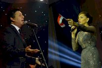 آمال ماهر تتألق إلى جانب هاني شاكر في أولى حفلات 