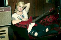 برودي دال تغرّد ساخرة من أداء جنيفر لوبيز وإيجي أزاليا في كليب 