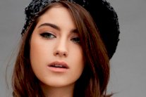 مجهول يحتال على شابة بإسم 