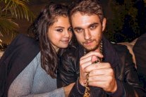 سيلينا غوميز تبدو أكثر سعادةً مع حبيبها الجديد 