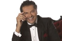 راغب علامة يبدأ عامه بحفلٍ حاشد وفيديو كليب في باريس