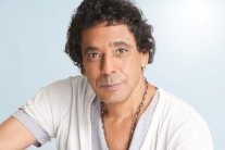 محمد منير يخضع لجراحة بالقلب