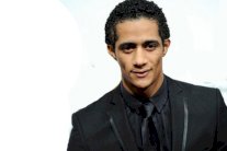 محمد رمضان يمدِّد 