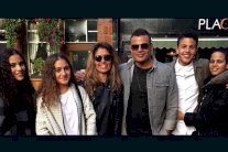 عمرو دياب ينفي شائعة طلاقه بصورة عائلية