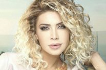 نوال الزغبي تسجن مدير أعمالها