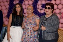 منى زكي تدعم مرضى سرطان الثدي