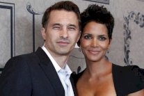 طلاق هالي بيري وأوليفيه مارتينيز