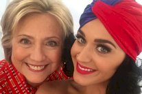 كاتي بيري تُغنّي دعماً لـ