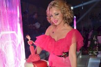 سوزان نجم الدين تحتفل بعيد ميلادها