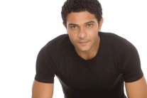 آسر ياسين بديل أحمد حلمي في 