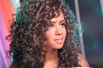 السعودية داليا مبارك تُطلِق 