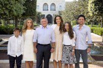 الملكة رانيا تشارك متابعيها بصورةٍ عائلية