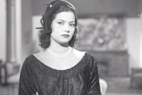 مديحة يسري تدخل المستشفى بحالةٍ سيئة