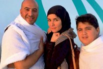 غادة عادل ومجدي الهواري يؤديان مناسك العمرة 