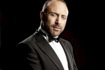 خالد أرغنش يعود للغناء