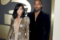 كاني ويست وكيم كارداشيان: قبلة على السجادة الحمراء