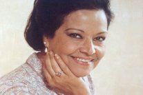 مديحة يسري نُقِلَت للمستشفى ومُنِعَت عنها الإتصالات 