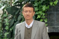 مصطفى الخاني يعيش الصراعات بدورٍ تاريخي 