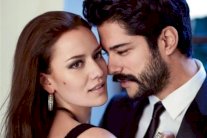 بوراك أوزجفيت وفهرية أفجين يستعدان للزواج