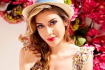 سينام كوبال للمرةِ الأولى مع شقيقها العائد من السفر