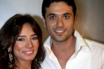 تلميحات باتهام أحمد عز بمحاولة قتل زينة وطفليها