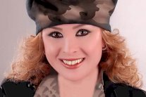 العراقيون يثمنون دموع حنان شوقي 