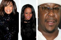 تناقض بين آل 