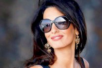 أمل كلوني أيقونة الأناقة في نيويورك