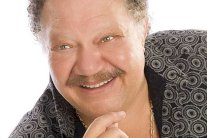 يحيى الفخراني يعود للمسرح بـ